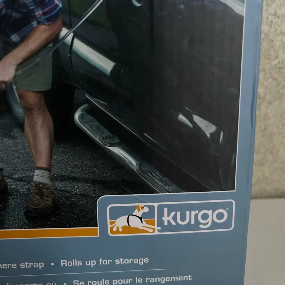 Kurgo Outdoor Go Shower for Pets. Adjustable strap green new